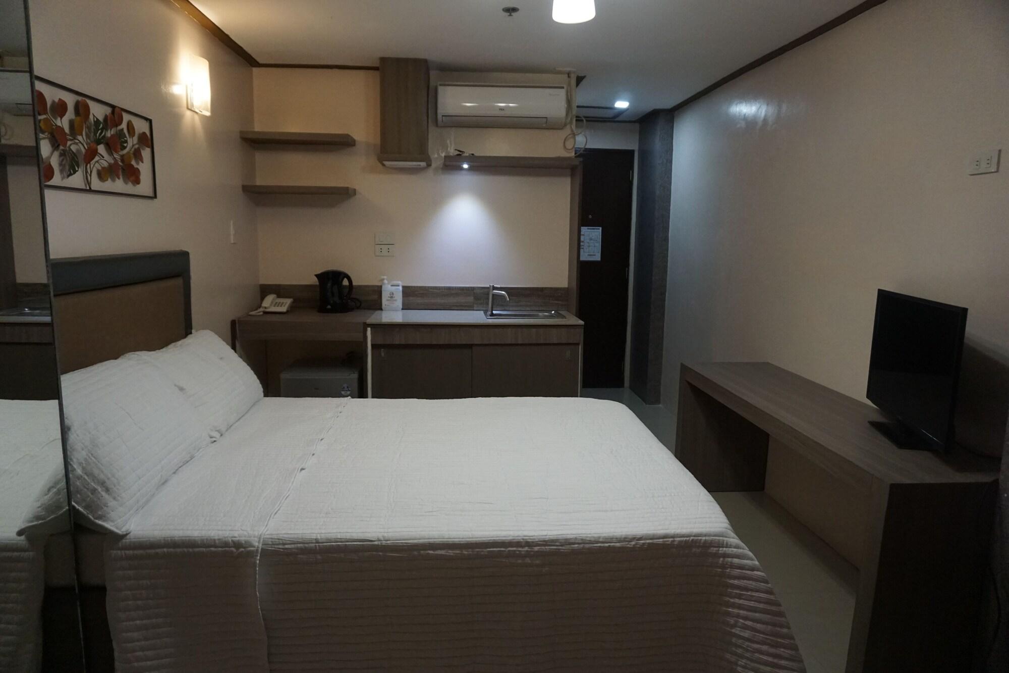 The Shila Philla Hotel Makati City Exterior foto