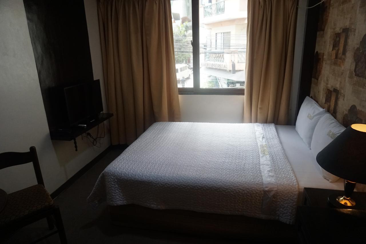 The Shila Philla Hotel Makati City Exterior foto