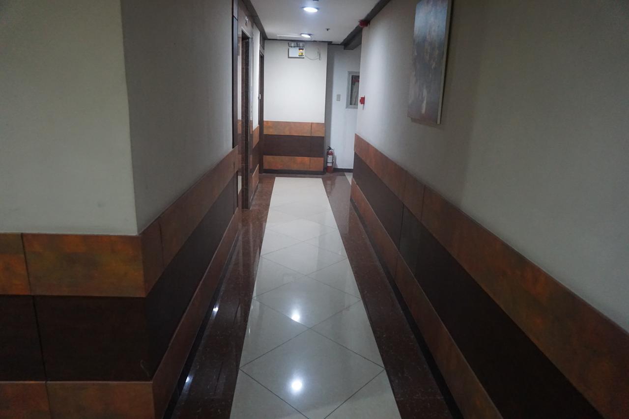 The Shila Philla Hotel Makati City Exterior foto