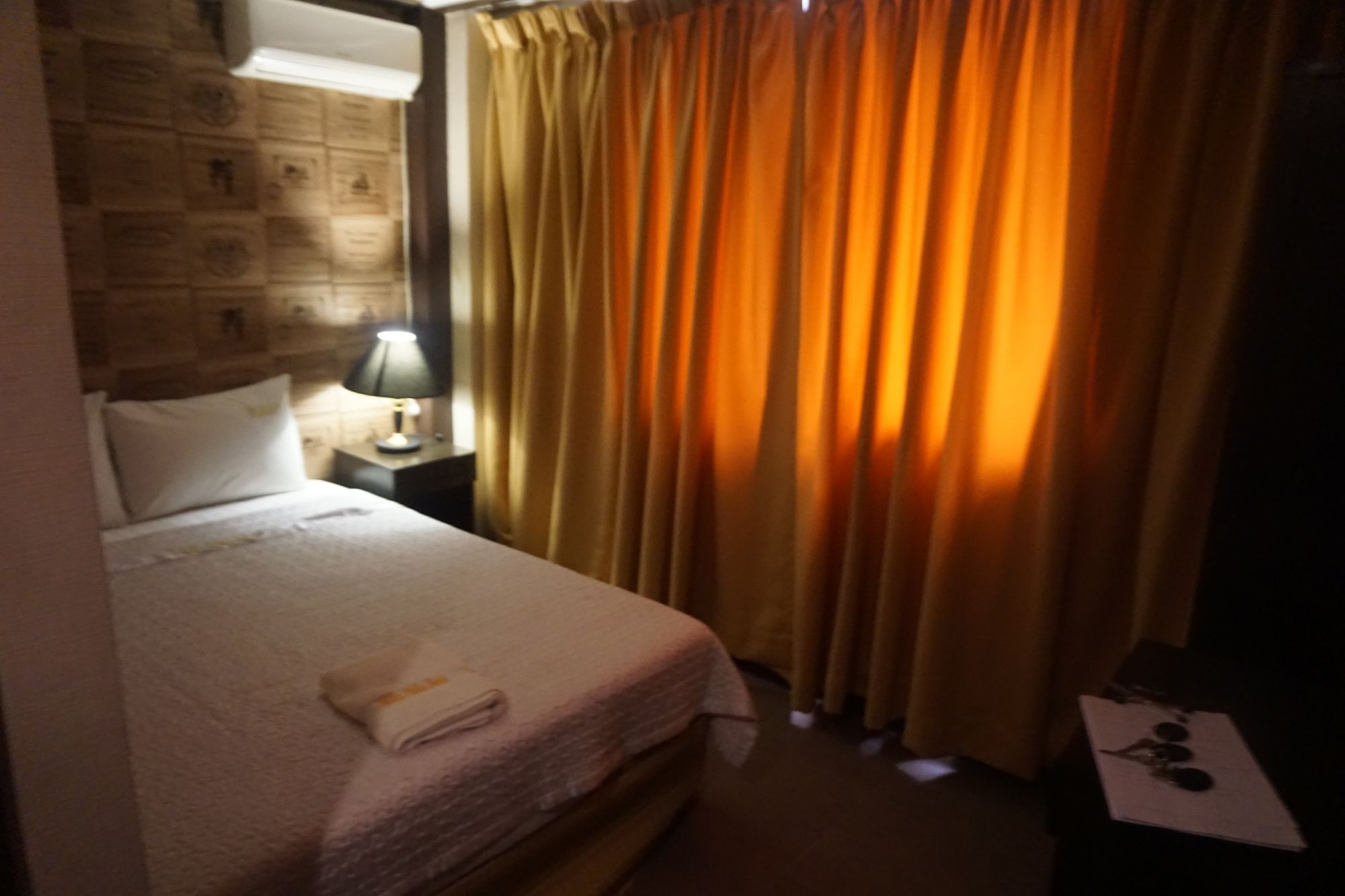 The Shila Philla Hotel Makati City Exterior foto